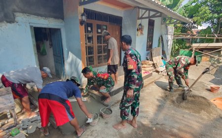 TNI Gotong Royong Renovasi RTLH di Mertasari Wujud Kepedulian Koramil 08 Purwanegara