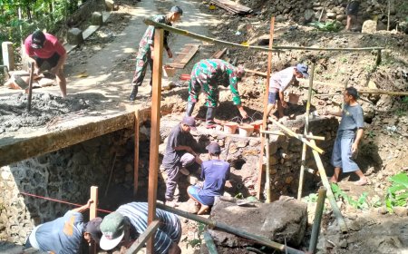 Gotong Royong Bangun Pondasi TMMD Perkokoh Akses dan Kebersamaan di Gumelem Kulon
