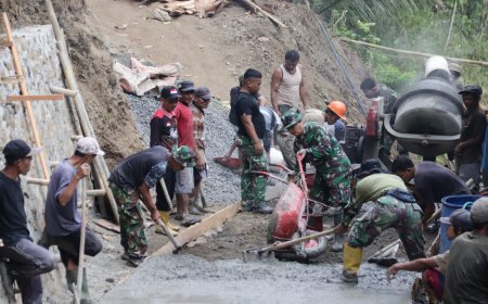 Kebersamaan TNI dan Warga Jadi Kekuatan Utama Percepat Pembangunan Jalan TMMD