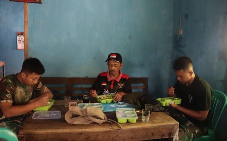 Sepiring Nasi Perekat TNI dan Warga Gumelem