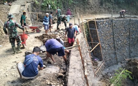 Semangat Gotong Royong Pacu Pembangunan Talud TMMD Capai 50 Persen