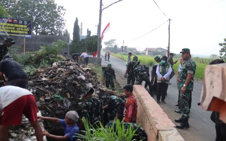 Kasdim Banjarnegara Pimpin Apel Bersih Selokan Wujud Nyata TMMD Peduli Lingkungan