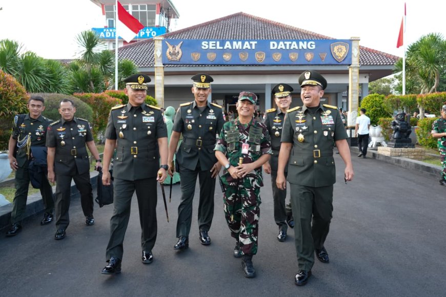 Pangdam IV Diponegoro Dampingi Kasad Bekali Taruna Akmil Siapkan Pemimpin TNI AD Menuju Indonesia Emas 2045