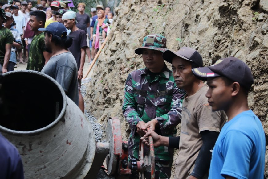 Di Balik Putaran Molen Prajurit Yonif 405 Suryakusuma Wujudkan Jalan Harapan TMMD