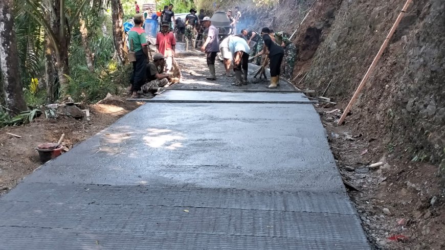 Semangat Gotong Royong Antar Rabat Beton TMMD Capai 12 Persen