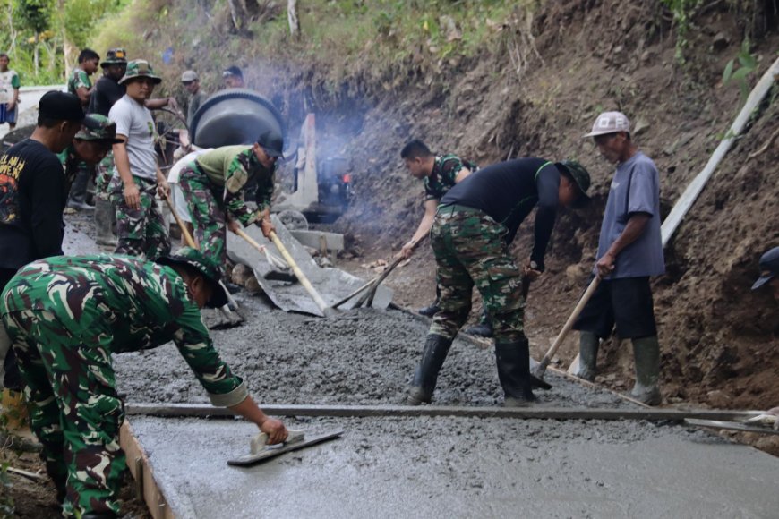 Lettu Inf Masrukin Pastikan Pembangunan Rabat Beton TMMD Capai 14 Persen