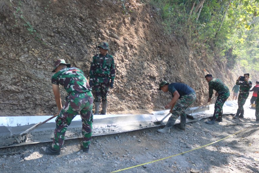 Talang Seng Jadi Andalan Percepat Pengecoran Jalan TMMD di Dusun Kunir