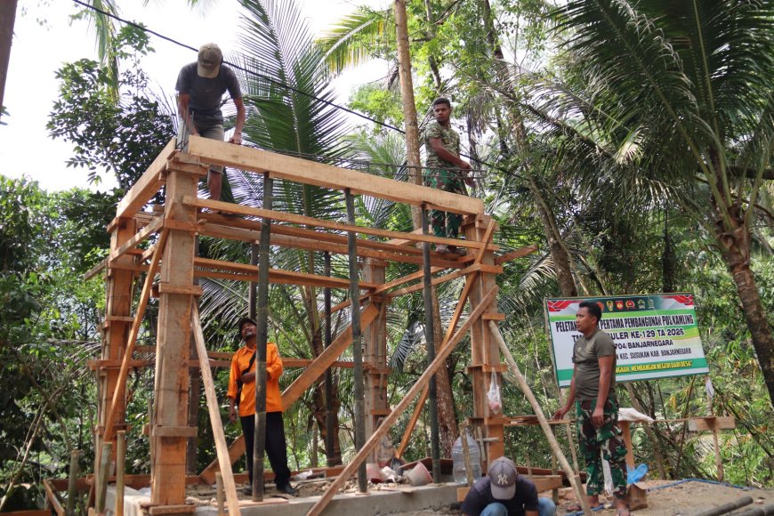Triyono dan Satgas TMMD Percepat Pembangunan Pos Kamling Progres Capai 40 Persen