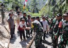 Dari Desa untuk Pendidikan Kades Gumelem Kulon Kenalkan Kepala SDN 6 kepada Tim Wasev TMMD