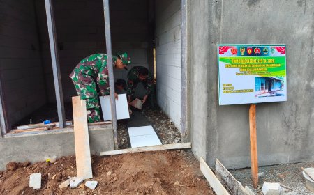 Rumah Pak Toid Kian Layak Huni Pemasangan Keramik Jadi Tanda RTLH Hampir Rampung