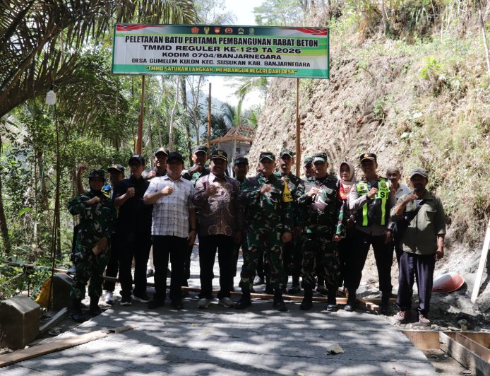 Foto Bersama Tim Wasev dan Forkopimda Simbol Sinergi Membangun Gumelem Kulon