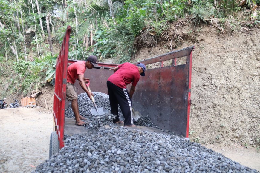 Droping Material Split Dipercepat Satgas TMMD Jaga Ritme Pengecoran