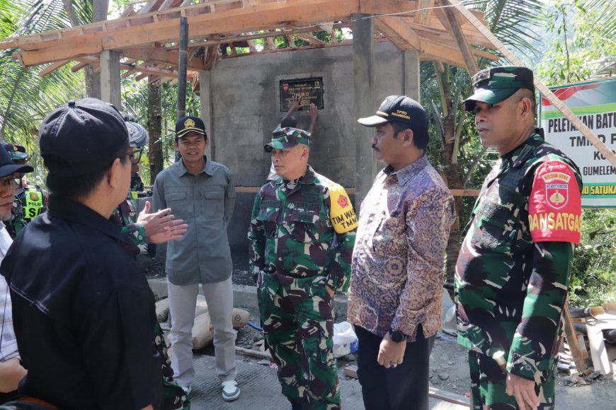 Pos Kamling Berbentuk Limas Simbol Kebersamaan Warga Gumelem Kulon