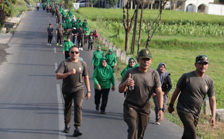 Semarak HUT ke-81 TNI Kodim Banjarnegara Gelar Jalan Sehat Pererat Kebersamaan Keluarga Besar
